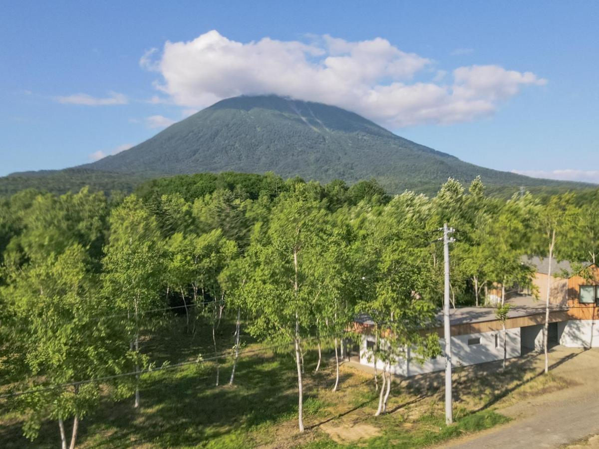 Coboushi ハナレ Guest House Niseko Bagian luar foto